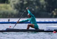 Atual campeão, Isaquias Queiroz garante vaga na semifinal da canoagem