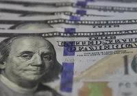 Dólar bate recorde nominal e fecha a R$ 6,07 após dados dos EUA