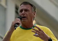 Bolsonaro critica Marçal por tentar subir em trio durante ato em SP