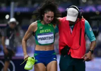 Brasileira iguala recorde nacional e sofre lesão na sequência