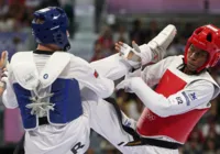 Brasileiro cai nas quartas e vai lutar pelo bronze no taekwondo