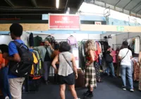 Brechós movimentam a estação da Lapa