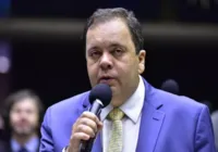 Candidato à presidência da Câmara, Elmar acena ao PT