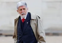 Celso Amorim está ‘chocado’ com revogação da custódia de embaixada