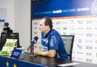 Ceni defende manutenção de esquema: "Ou tem a bola, ou sofre"