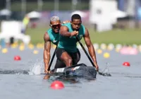 Chance de medalha! Isaquias e Jacky classificam à final da canoagem