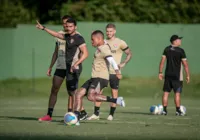 Com Gustavo Mosquito, Vitória trabalha pensando no São Paulo