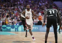 Com LeBron James e Stephen Curry, EUA elimina Sudão do Sul no basquete