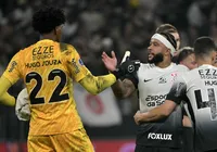 Com assistência de Depay, Corinthians vence Fortaleza e está na semi da Sula