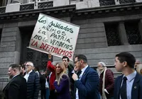 Congresso argentino ratifica veto de Milei à lei sobre aposentadoria