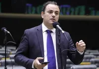 Deputado Glauber Braga é detido durante protesto na UERJ imagem
