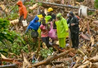 Deslizamentos de terra na Índia deixam quase 100 mortos