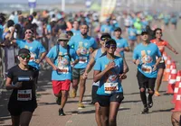 Dez mil atletas correm a Maratona Salvador na orla