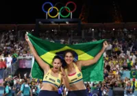 É OURO!! Brasil vence Canadá e é campeão no vôlei de praia feminino