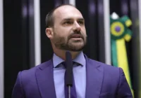 Eduardo Bolsonaro viajou em avião do mesmo modelo 1 dia antes da queda