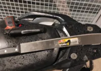 Facão e pistola falsa são apreendidas em avenida movimentada de Salvador