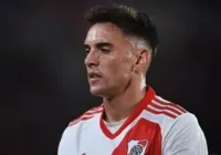 Flamengo busca reforço para substituir Viña na lateral-esquerda