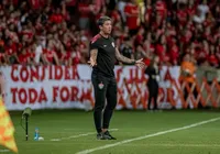 "Fomos muito superiores", destaca Carpini do segundo tempo do Vitória