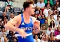 Francês prejudicado por órgão genital nos Jogos pode faturar R$ 1,5 mi