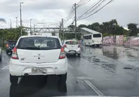 Vídeo: grande vazamento de tubulação chama atenção em Lauro de Freitas