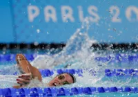 Histórico! Brasileira conquista vaga à final da natação após 76 anos