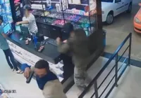 Homens encapuzados e armados invadem e roubam padaria; vídeo