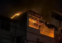 Incêndio atinge imóvel em Salvador e cachorro morre carbonizado