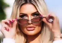 Influenciadora é banida de aplicativo de luxo por parecer 'fake'