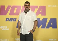 Juliano Cazarré reza por papéis 'mais leves': "Que eu possa fazer" imagem