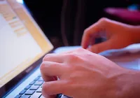 Golpes em sites falsos disparam com aumento das compras online imagem