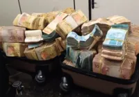 Carro é encontrado com mais de R$ 780 mil escondidos