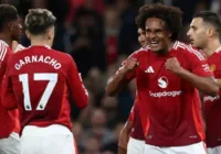 Manchester United abre Premier League com vitória no fim sobre Fulham