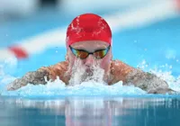 Medalhista de prata na natação testa positivo para covid-19