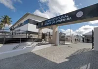 Menina de 9 anos aciona polícia para ajudar pai assassinado a facadas