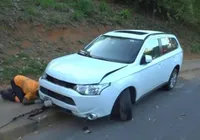 Mulher arrasta assaltantes para fugir de assalto no Itaigara, em Salvador