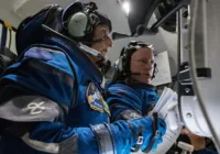 Nasa decide como trazer de volta dois astronautas presos em estação imagem