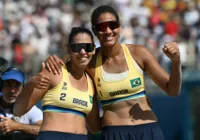 Dupla N°1 do mundo, Duda e Ana Patrícia estreiam com vitória em Paris