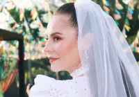 Paolla Oliveira e Diogo Nogueira se "casam" em superfesta; veja imagem
