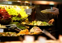 Pesado: saiba quanto trabalhador gasta para almoçar fora em Salvador