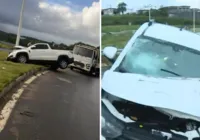 Picape perde o controle, capota e atinge poste na Estrada do Derba