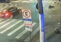 Procurador de Justiça avança sinal, derruba motociclista e foge