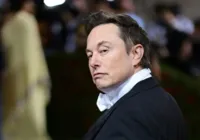 Musk diz que fogos de artifício ou bomba causaram explosão de Tesla imagem