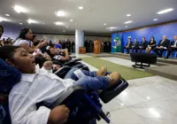 Congresso derruba veto de Lula e mantém pensão para vítimas da Zika imagem
