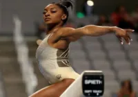 Simone Biles foi adotada após abandono de mãe dependente química