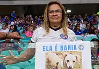 Torcedora leva cartaz à Fonte Nova e tenta encontrar cadela: "Ela é Bahia"