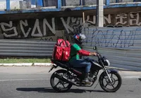 "Totalmente desvalorizados": motoristas por app acumulam stress e doenças em Salvador