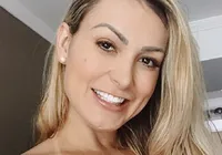 Andressa Urach compartilha resultado final de bifurcação de língua