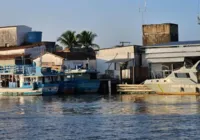 Tripulantes de barco à deriva são resgatados pela Marinha na Bahia