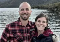 Turista é devorado por crocodilo de 5 metros ao salvar a esposa em rio