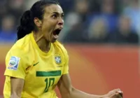 VÍDEO: Franceses vaiam jogadoras brasileiras e Marta reage